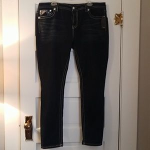 BNWT Miss Me Easy Skinny Jeans